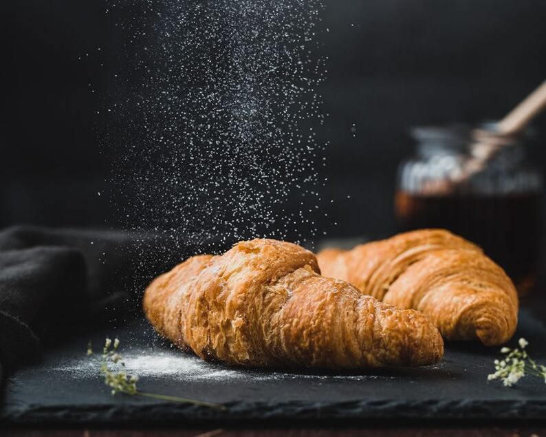 From the diet of patients with diabetes, it is necessary to exclude hot cakes